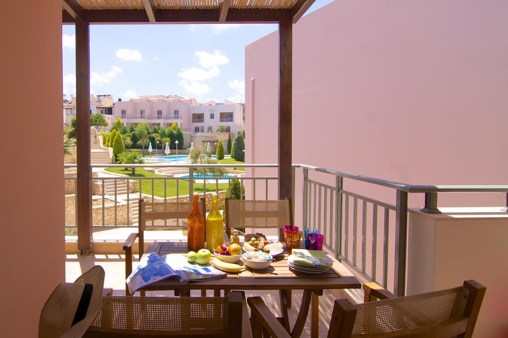 Loutra Resort Room photo