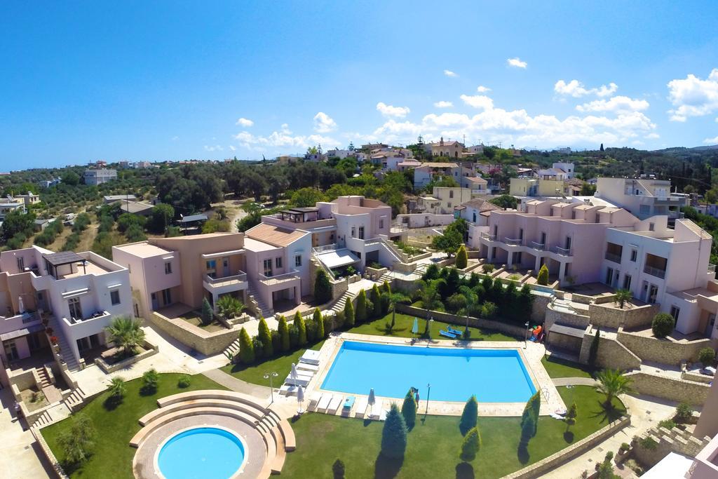 Loutra Resort Exterior photo