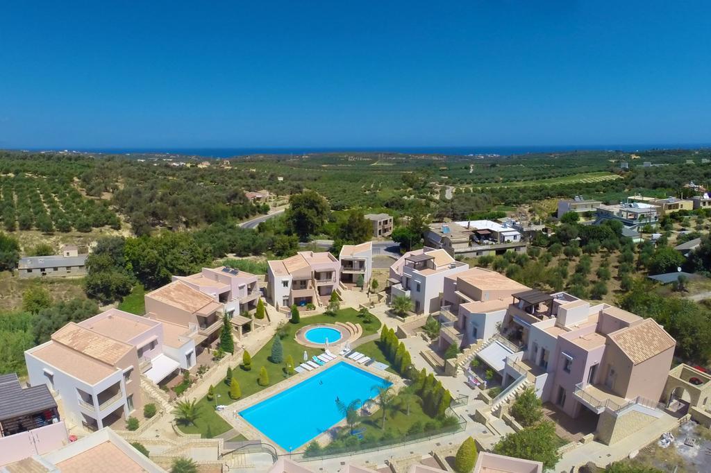Loutra Resort Exterior photo